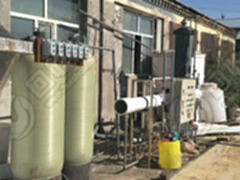 我工廠變遷急轉聚丙烯罐4個 軟化水設備一套